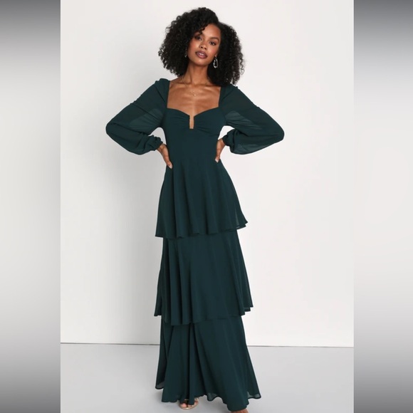 Emerald Green Long Sleeve Tiered Maxi Dress Medium - Picture 2 of 6